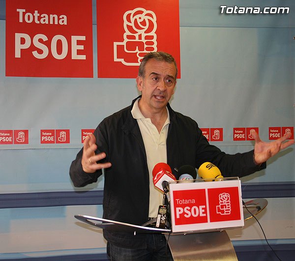 El PSOE asegura que el alcalde sigue imputado por diez delitos, incluido el de cohecho, en los juzgados de Totana - 1, Foto 1