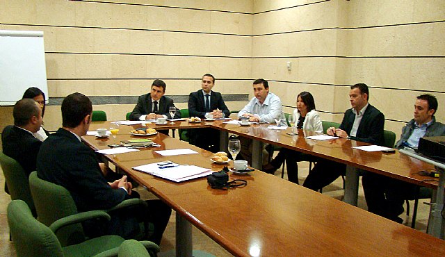 Saura afirma que urge poner en marcha un Plan de Emprendedores para generar 30.000 empleos en la Región - 1, Foto 1