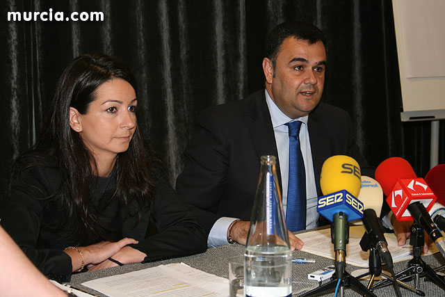 Rueda de prensa del alcalde de Totana y su abogada - 11