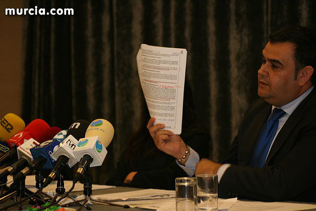 Rueda de prensa del alcalde de Totana y su abogada - 30