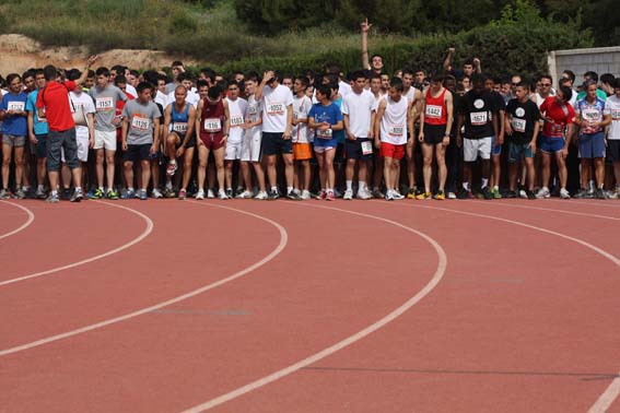 1800 atletas recorrieron el campus de Espinardo en la IV Carrera Popular de la Universidad de Murcia - 3