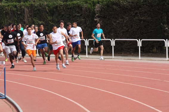 1800 atletas recorrieron el campus de Espinardo en la IV Carrera Popular de la Universidad de Murcia - 4