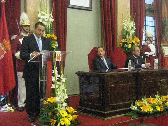 El Ayuntamiento entrega la Medalla de Oro de la Ciudad a la Real y Muy Ilustre Cofradía del Santo Sepulcro - 1, Foto 1