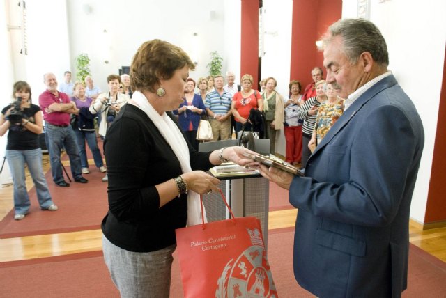 La alcaldesa recibe a socios de la Casa Regional de Murcia en Canarias - 3, Foto 3