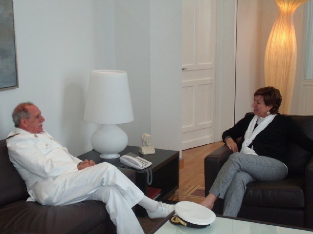 El vicealmirante jefe del arsenal se despide de la alcaldesa - 3, Foto 3