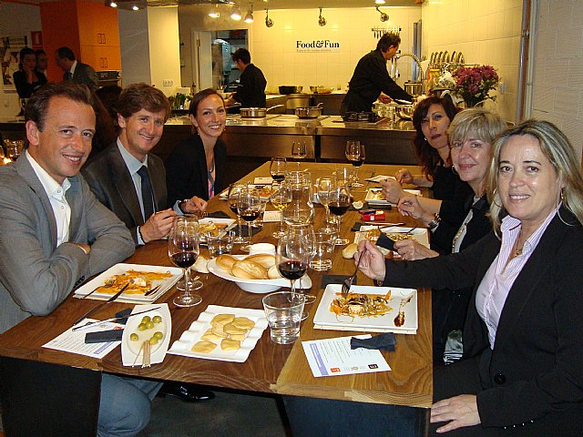 La Oficina de Congresos presenta en Valencia la oferta de Murcia para acoger reuniones y convenciones - 1, Foto 1