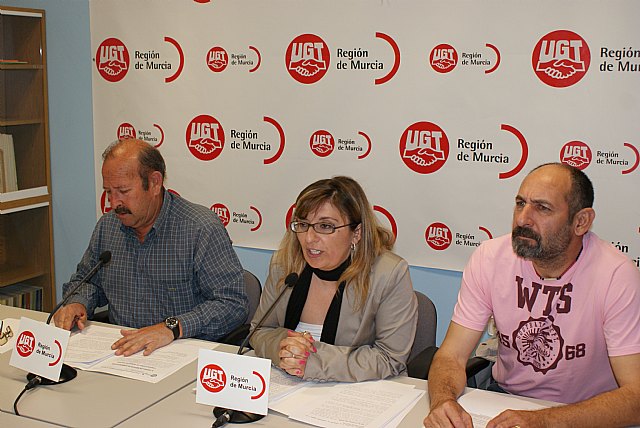 UGT exige el inmediato cumplimiento del convenio colectivo de la empresa Latbus - 1, Foto 1