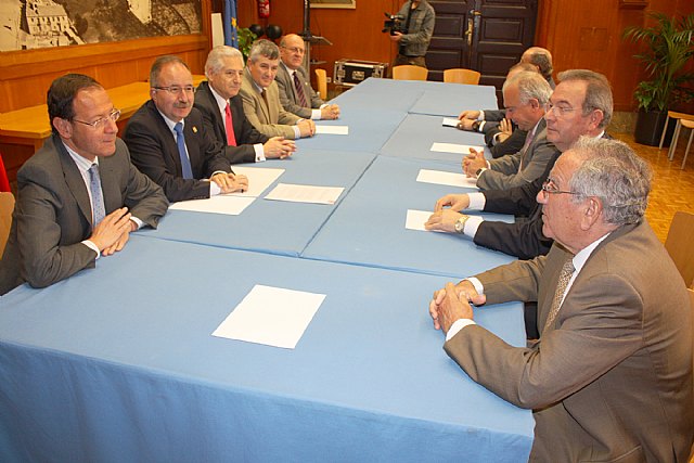 El Alcalde recibe al nuevo comité ejecutivo de la Cámara de Comercio - 1, Foto 1