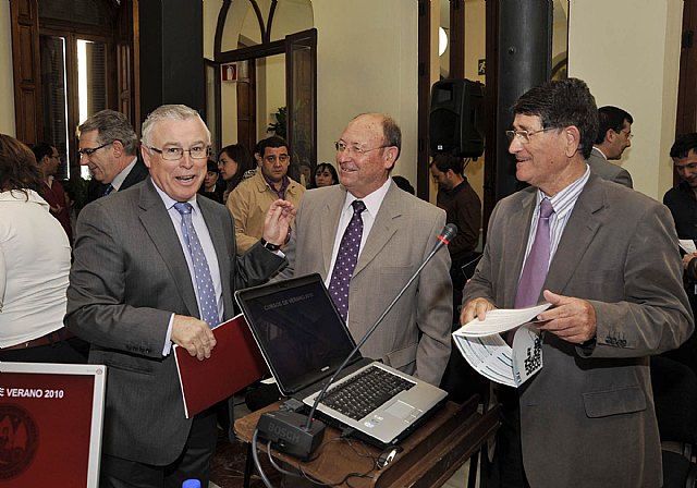 La isla de Ibiza, Torrevieja, Puerto Lumbreras y Torre Pacheco, nuevas sedes de los cursos de verano - 4, Foto 4