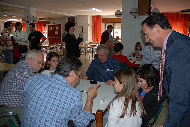 Los mayores de la Región transmiten sus conocimientos a los escolares mediante el Taller de la Experiencia - 1, Foto 1