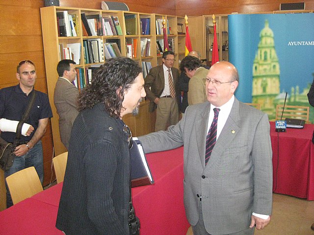 Latbus y sus trabajadores no llegan a un acuerdo tras la reunión celebrada hoy - 2, Foto 2