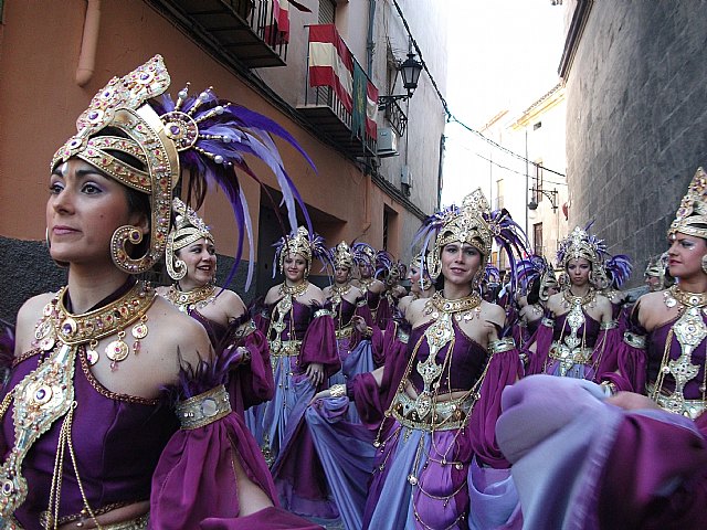 La Gran Parada Desfile de Moros y Cristianos deslumbra en la Gran Vía de Caravaca - 1, Foto 1