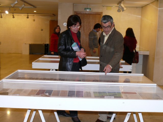 Con la exposición  'El mundo entre dos páginas' comienzan los actos con motivo del XXXI Premio Literario - 3, Foto 3