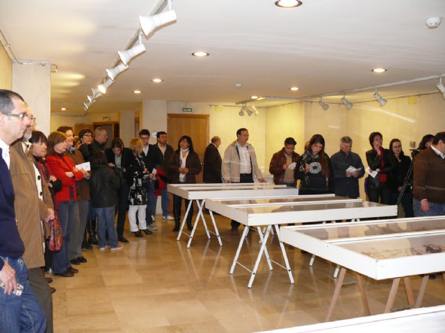 Con la exposición  'El mundo entre dos páginas' comienzan los actos con motivo del XXXI Premio Literario - 4, Foto 4