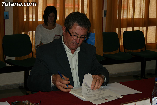 El alcalde de Totana y el consejero de Poltica Social, Mujer e Inmigracin firman un convenio de colaboracin por un importe de 175.245 euros - 3