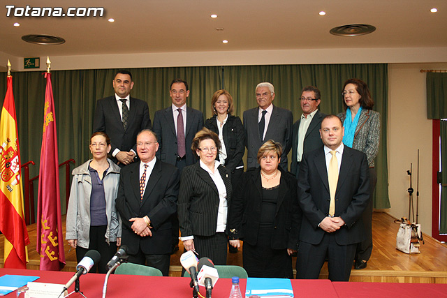 El alcalde de Totana y el consejero de Poltica Social, Mujer e Inmigracin firman un convenio de colaboracin por un importe de 175.245 euros - 19