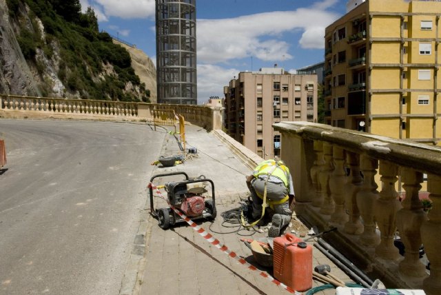 En quince días estará arreglada la balaustrada del Parque Torres - 1, Foto 1