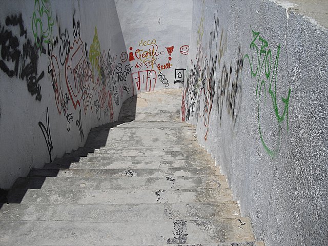 El PSOE pide la limpieza urgente de la zona de recreo del río y de los aledaños de la Fuente del Oro - 1, Foto 1