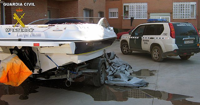 La Guardia Civil detiene a dos personas por la sustracción de una embarcación - 1, Foto 1