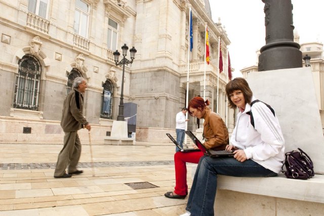 La Concejalía de Juventud realiza una encuesta sobre las expectativas de una comunidad escolar - 1, Foto 1