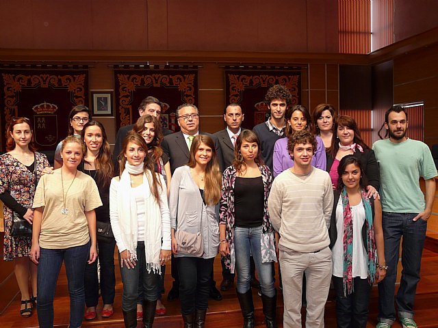 Doce alumnos argentinos becados por el Programa Golondrina visitan el municipio de Molina de Segura - 1, Foto 1