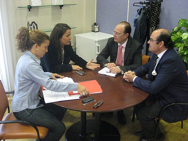 María Dolores Sánchez y Beatriz Hontoria se reúnen con la directiva de los Serenos - 1, Foto 1
