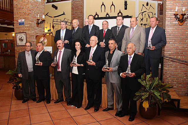Cámara celebra el cumpleaños del mercado de frutas y hortalizas de Mercamurcia con los mayoristas de la lonja - 1, Foto 1