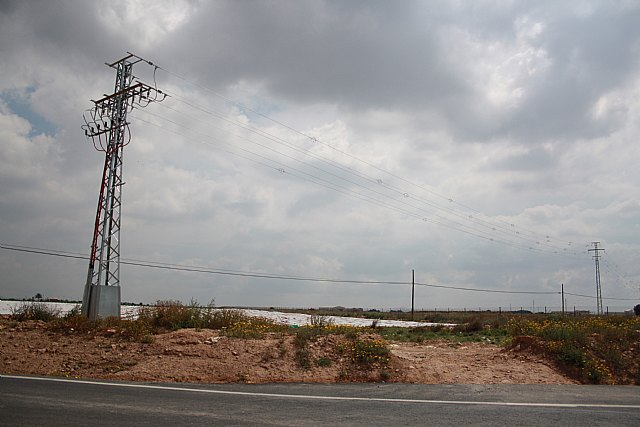 La Comunidad finaliza la instalación de la línea de suministro eléctrico del Aeropuerto Internacional de la Región - 1, Foto 1