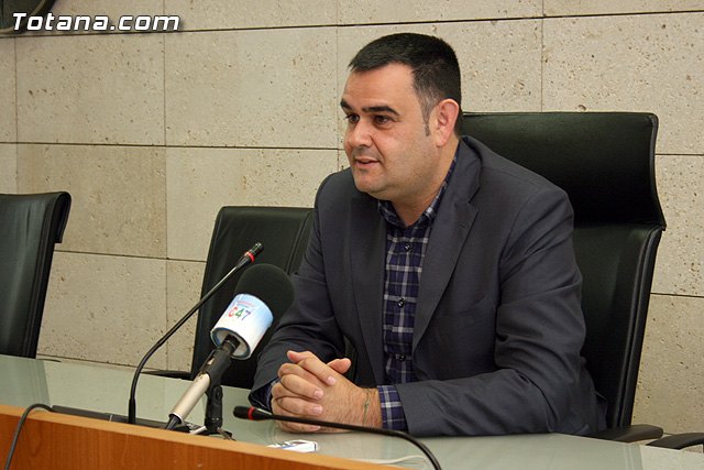 El alcalde informa de que gracias a las gestiones realizadas por el Ayuntamiento, la Comunidad Autónoma adelantará la subvención que recibe el centro especial de empleo MIFITO - 1, Foto 1