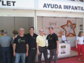 D’Genes y FEDER Murcia visitan el outlet solidario de SOS Ayuda Infantil