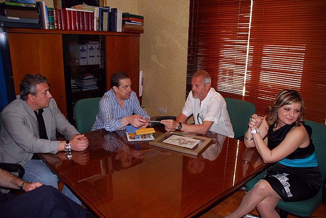 Jordi Rebellón López, el doctor Vilches, en la serie televisiva Hospital Central de Tele 5, nombrado Brujo del Año 2010 en las Fiestas de Alcantarilla - 2, Foto 2