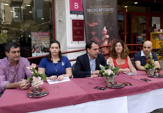 Medio millón de azucarillos endulzan el Festival Mucho Más Mayo - 2, Foto 2