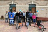Cehegn recibe tres bicicletas adaptadas para personas con movilidad reducida