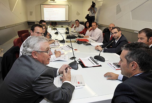 La Universidad de Murcia y el Banco Santander renuevan su colaboración - 3, Foto 3