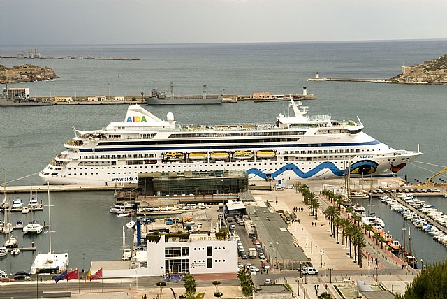 Tres cruceros vuelven a llenar las calles de turistas extranjeros - 2, Foto 2