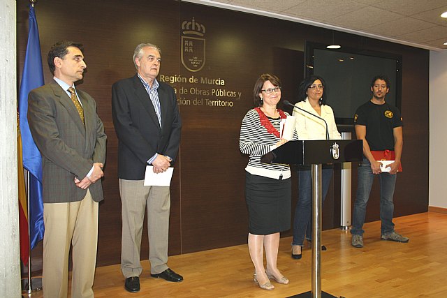 El equipo de Gobierno del Ayuntamiento se suma a la campaña  Ladrillos solidarios - 2, Foto 2