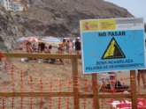 A.V.A. denuncia que los bañistas invaden la zona de peligro en la Playa del Hornillo