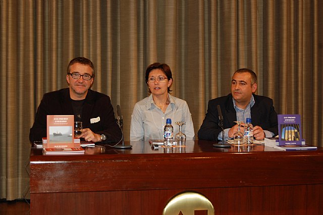 'Luces de Neón' y 'Fresas amargas para siempre', trabajos ganadores del XXXI Premio Literario Ciudad de Jumilla - 1, Foto 1
