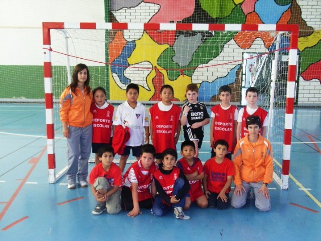 Students of 1 and 2 of primary school particpate last weekend in a one-day multisport prebenjamin, Foto 1