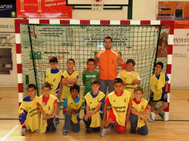Los alumnos de 1º y 2º de primaria particparon el pasado fin de semana en una jornada de multideporte prebenjamin - 4, Foto 4