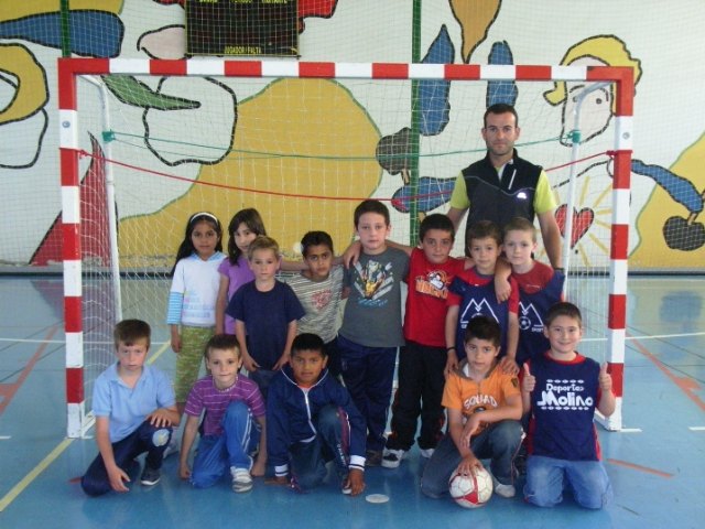 Los alumnos de 1º y 2º de primaria particparon el pasado fin de semana en una jornada de multideporte prebenjamin - 5, Foto 5