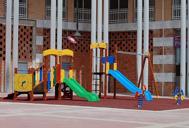 Los niños de Lorquí  cuentan con nuevas y renovadas áreas de juegos infantiles - 2, Foto 2