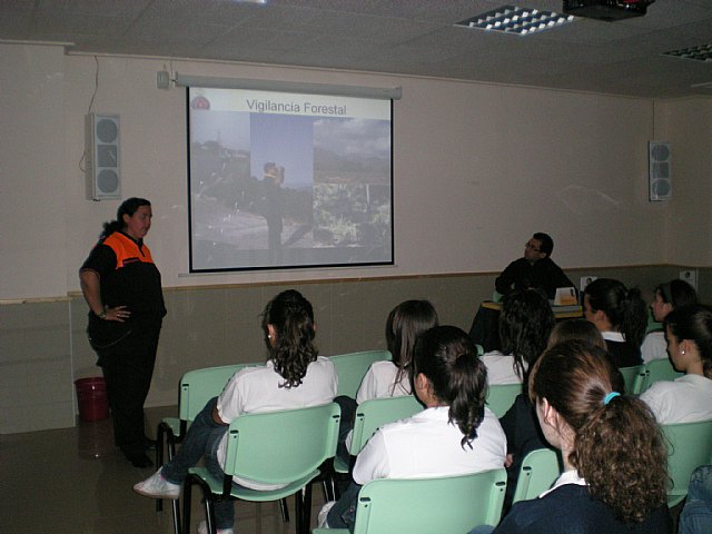 Más de 60 jóvenes del colegio La Milagrosa  participan en el taller sobre voluntariado, Foto 2