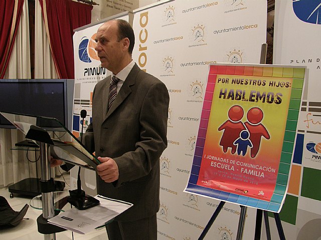 La Concejalía de Educación del Ayuntamiento de Lorca organiza las Primeras Jornadas Comunicación Escuela-Familia Por nuestros hijos: hablemos - 1, Foto 1
