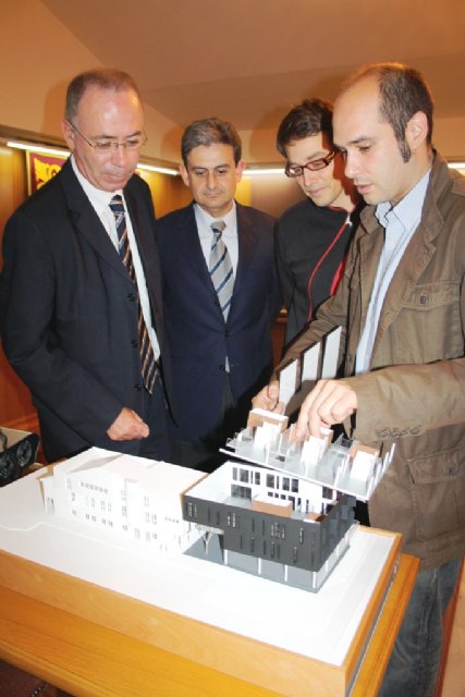 Un total de 33 trabajos se presentan al concurso de ideas que ha financiado Obras Públicas para ampliar el Ayuntamiento de Alguazas - 3, Foto 3