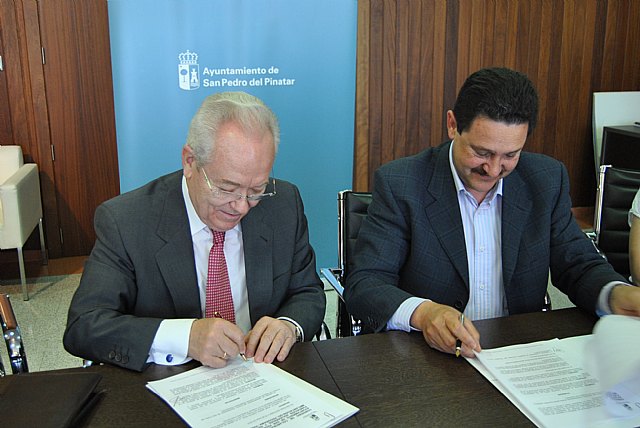 Ayuntamiento y Proyecto Hombre, firman un convenio de colaboración - 1, Foto 1