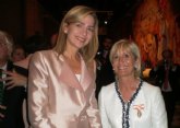 Juana Mar�a Hern�ndez Conesa distinguida con la la medalla de la Cruz Roja
