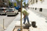 Jardines instala 50 cubrealcorques en la calle �ngel Bruna