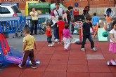 Multitud de niños y niñas de la localidad disfrutan con los “Deportimayos”