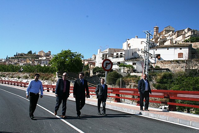 La Comunidad inaugura el nuevo Puente Santo y la carretera de Valentín, que agilizarán las comunicaciones en el Noroeste - 1, Foto 1
